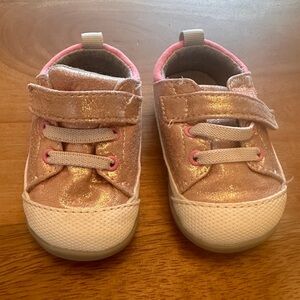 See Kai Run size 4 Walker Shoes Glitter Shoes